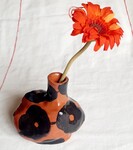 Petit vase en fa&iuml;ence rouge